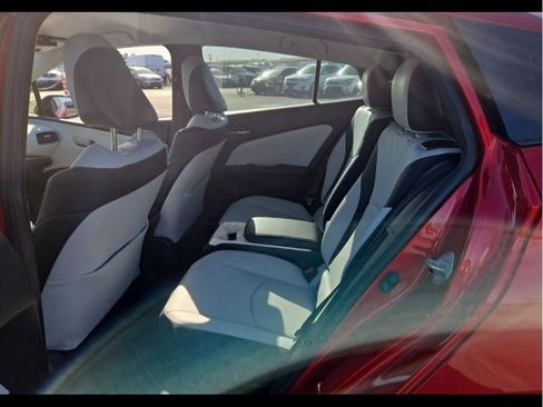 Used 2017 Toyota Prius Prime Advanced image 12