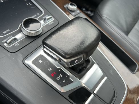 Used 2018 Audi Q5 2.0T Premium Plus w/ Premium Plus Package image 26