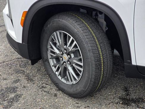 New 2026 Chevrolet Traverse LT w/ Driver Confidence Package FWD image 22