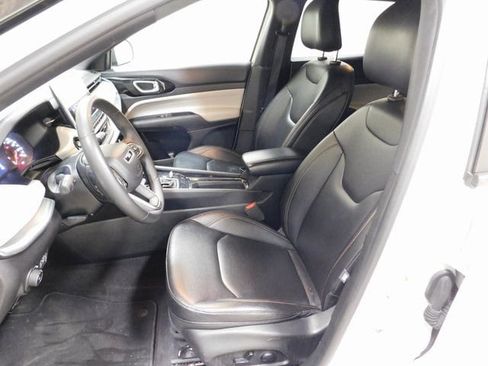 Used 2024 Jeep Compass Limited image 9