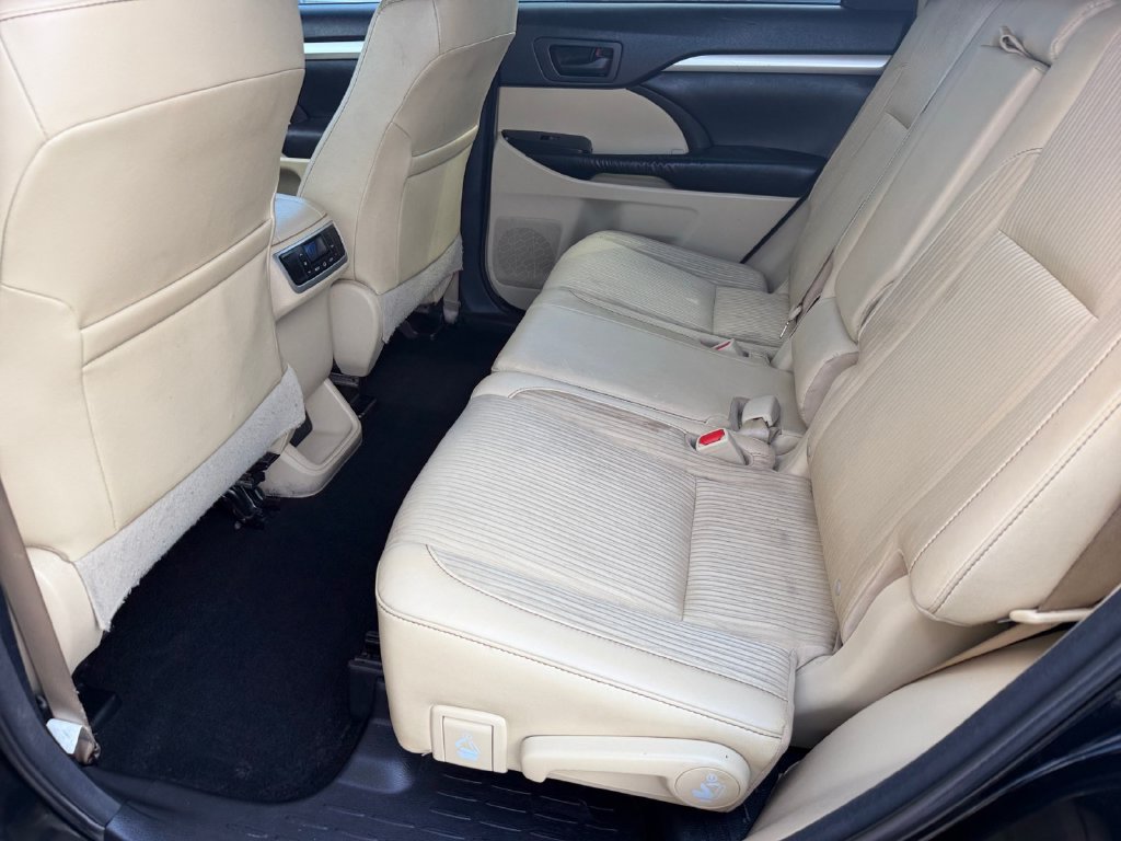 Used 2016 Toyota Highlander Plus FWD image 14