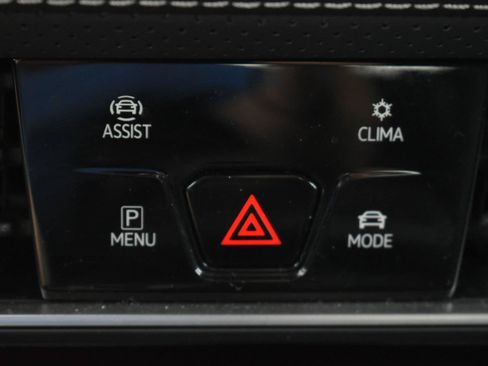 Used 2025 Volkswagen Atlas SE AWD/4WD image 30