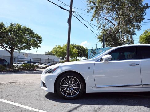 Used 2013 Lexus LS 460 w/ F-Sport Pkg RWD image 5