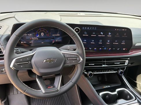 New 2026 Chevrolet Traverse Z71 w/ LPO, Floor Liner Package AWD/4WD image 17