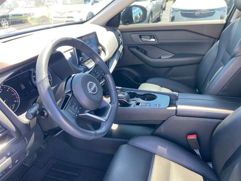 Used 2023 Nissan Rogue SV w/ SV Premium B Package FWD image 19