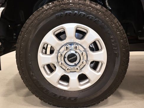 Certified 2024 Ford F250 XLT w/ FX4 Off-Road Package image 36