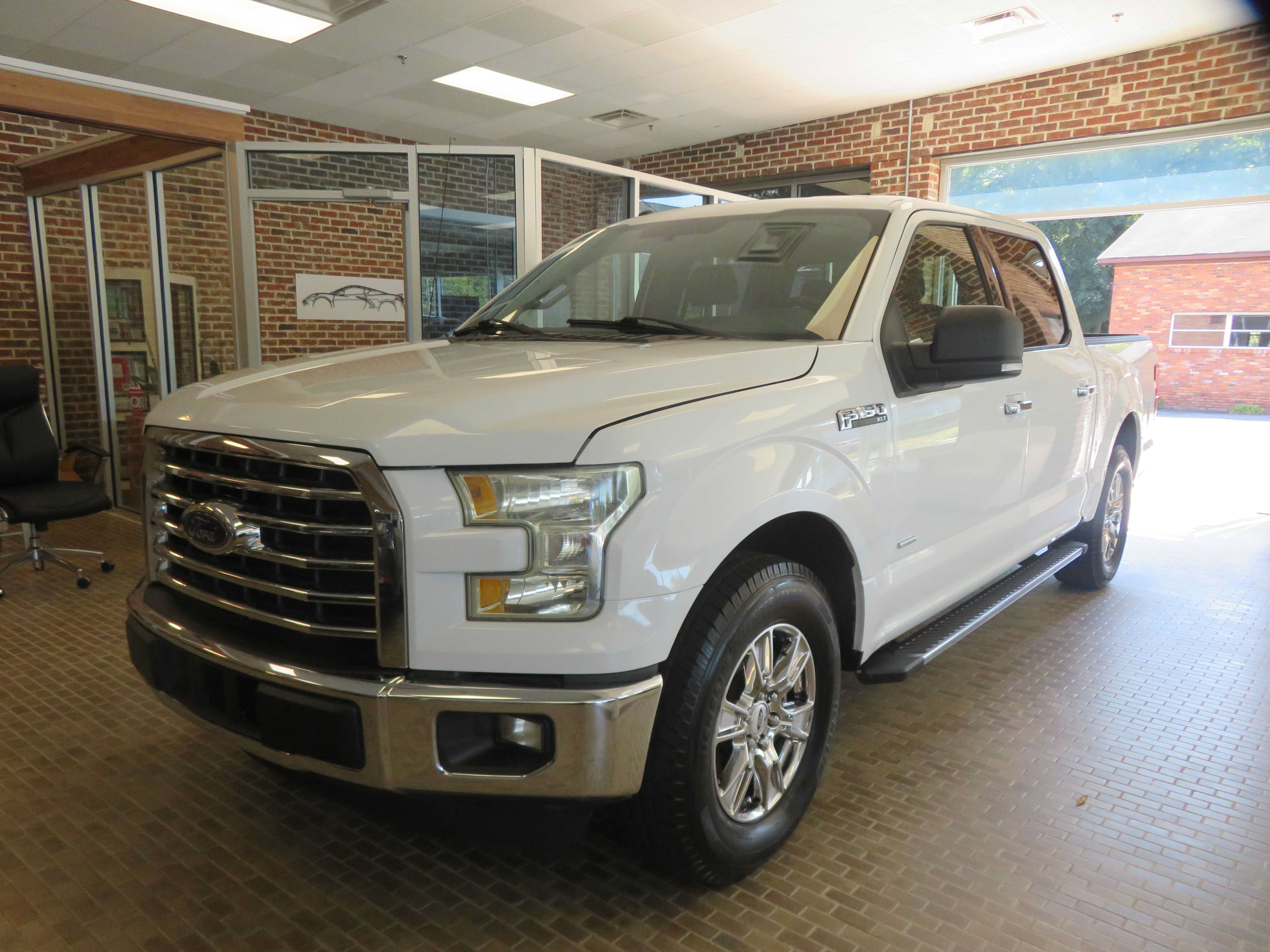 Used 2016 Ford F150 XLT w/ Equipment Group 301A Mid RWD image 1
