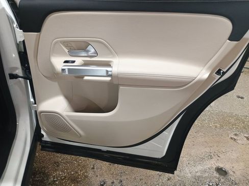 Certified 2021 Mercedes-Benz GLB 250 4MATIC image 22