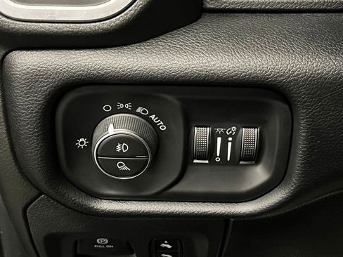 Used 2019 RAM 1500 Big Horn image 15