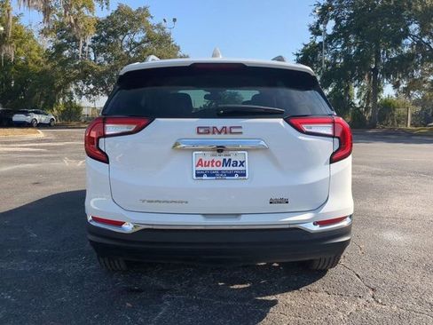 Used 2024 GMC Terrain SLT image 5