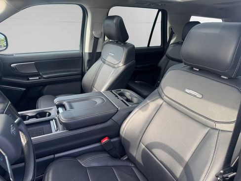 Certified 2025 Ford Expedition Platinum w/ Driver's Package image 9