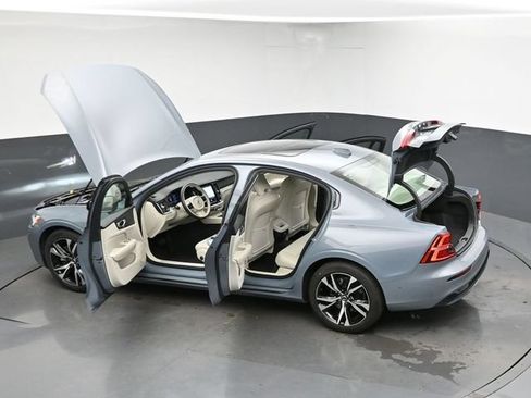 Used 2023 Volvo S60 B5 Plus FWD image 47