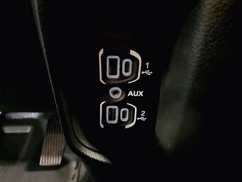 Used 2025 RAM 1500 Classic Warlock AWD/4WD image 26