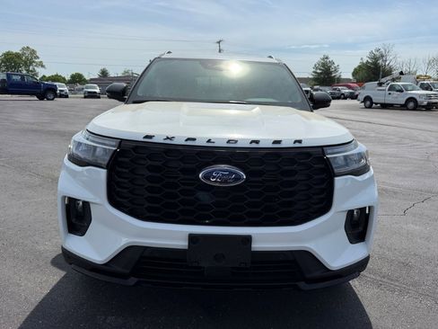 Certified 2025 Ford Explorer ST-Line w/ ST-Line Street Pack AWD/4WD image 4