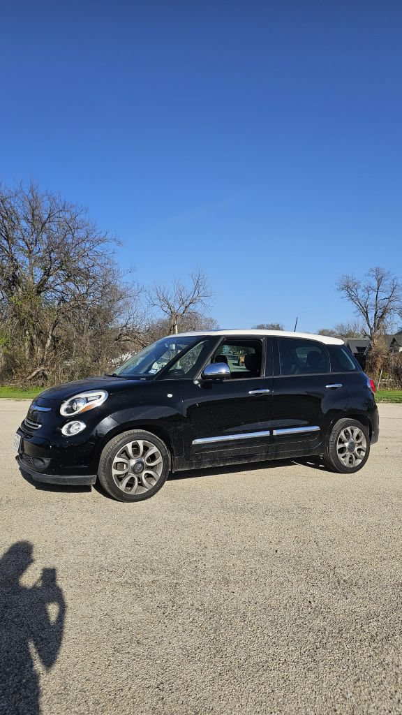 Used 2018 FIAT 500L Lounge FWD image 1