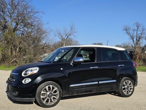 Used 2018 FIAT 500L Lounge FWD image 1
