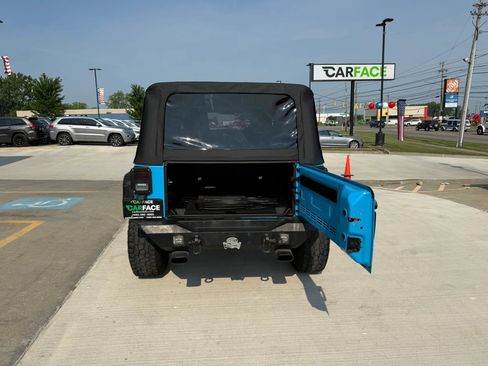 Used 2017 Jeep Wrangler Sport AWD/4WD image 12