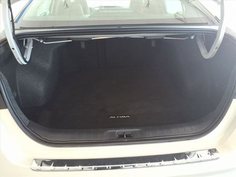 Used 2023 Nissan Altima 2.5 SR w/ SR Premium Package image 19