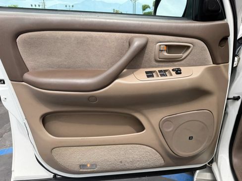 Used 2004 Toyota Sequoia SR5 RWD image 9