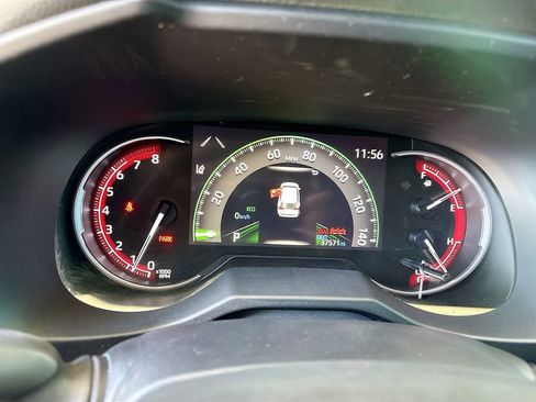Used 2023 Toyota RAV4 LE FWD image 33