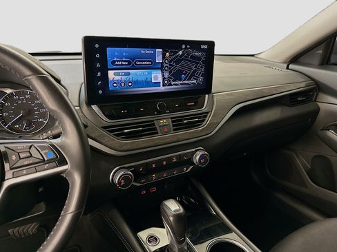 Used 2023 Nissan Altima 2.5 SV w/ SV Premium Package image 26