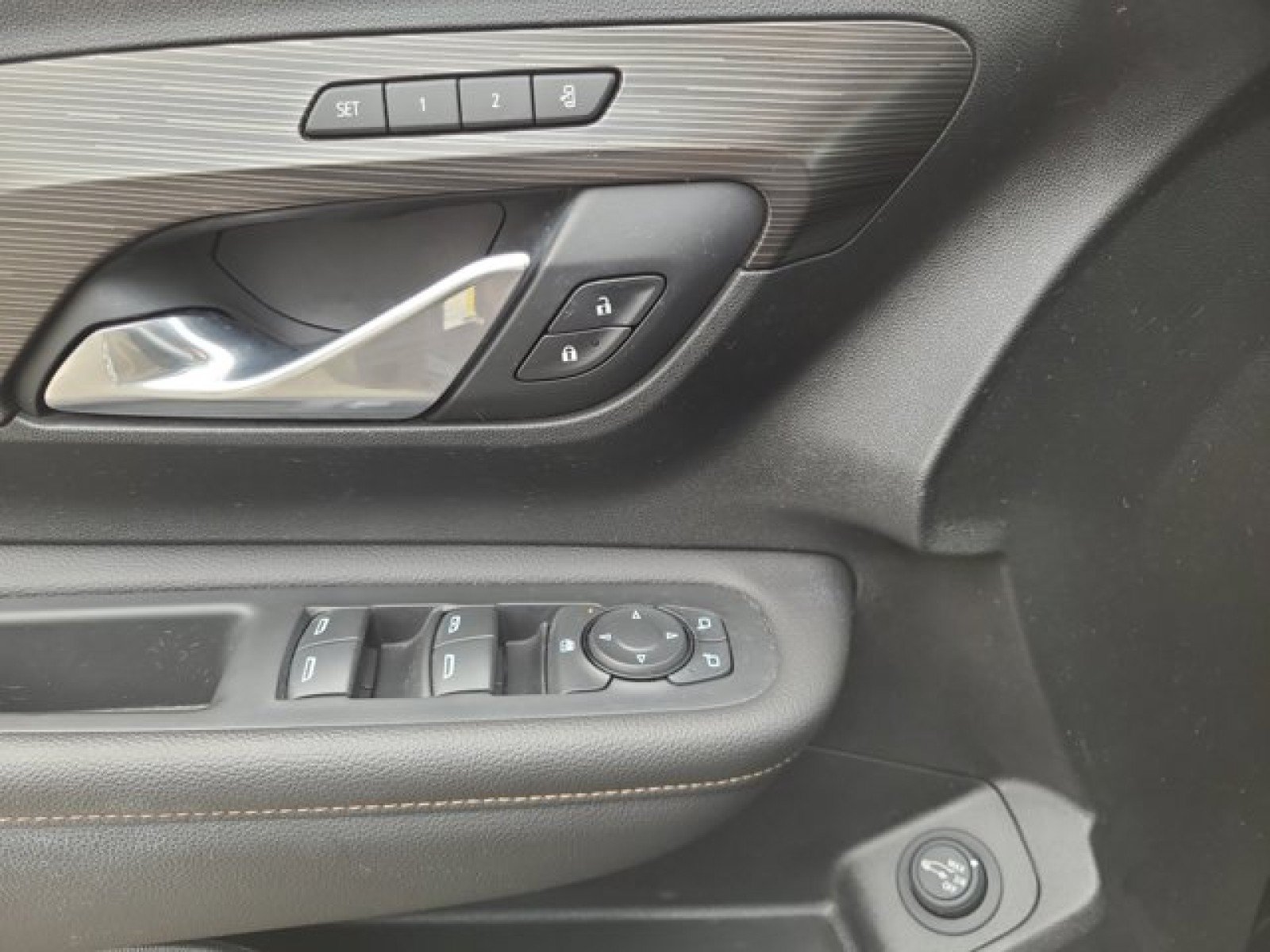 Used 2021 GMC Terrain SLT w/ Infotainment Package II AWD/4WD image 25