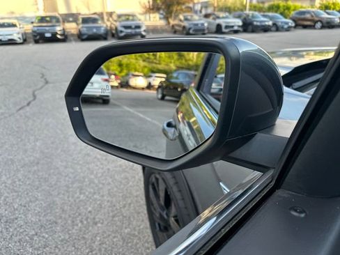 Used 2024 Volkswagen Atlas Cross Sport SE w/ Panoramic Sunroof Package AWD/4WD image 15