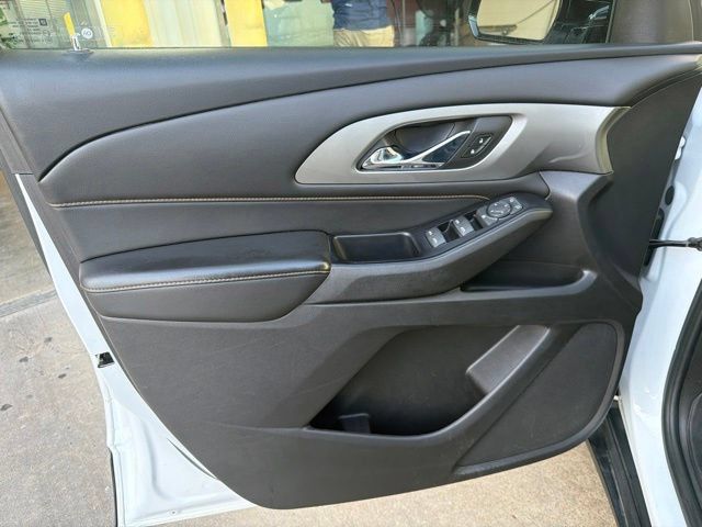 Used 2018 Chevrolet Traverse LS AWD/4WD image 16