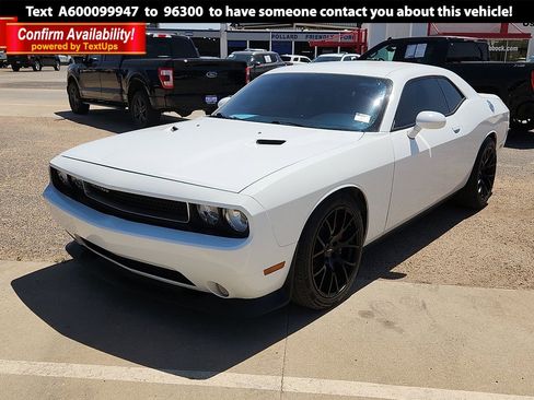 Used 2012 Dodge Challenger SRT8 RWD image 1
