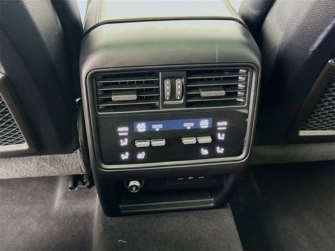 Certified 2024 Porsche Cayenne image 29