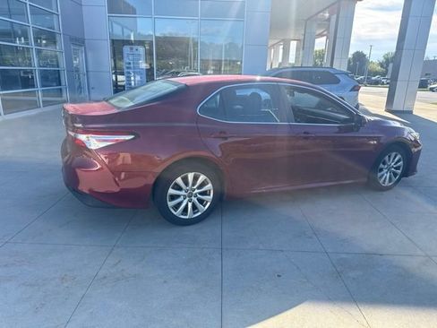 Used 2018 Toyota Camry LE FWD image 8
