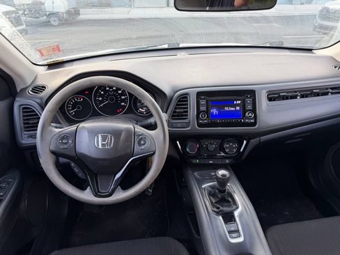 Used 2017 Honda HR-V LX image 7