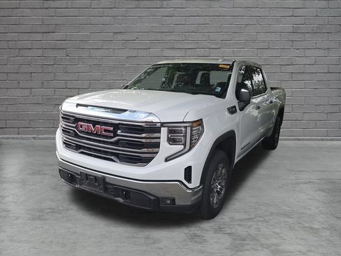 Used 2025 GMC Sierra 1500 SLT AWD/4WD image 3