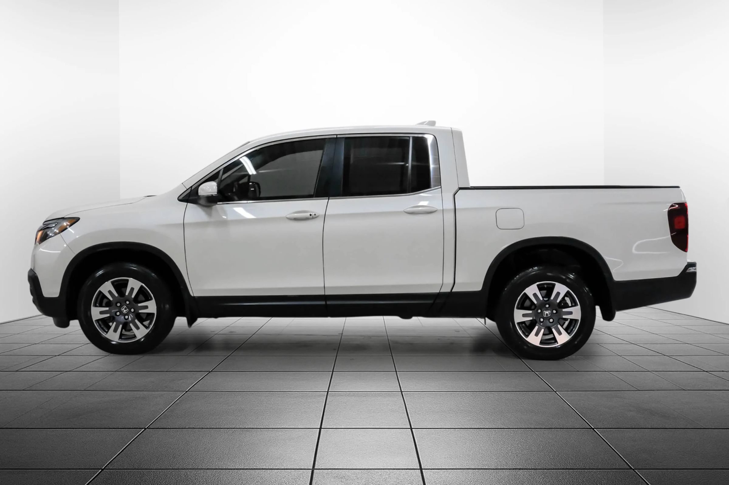 Used 2017 Honda Ridgeline RTL image 10