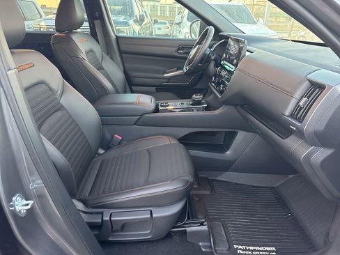 Used 2025 Nissan Pathfinder Rock Creek image 13