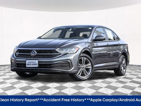Used 2024 Volkswagen Jetta SE FWD image 2