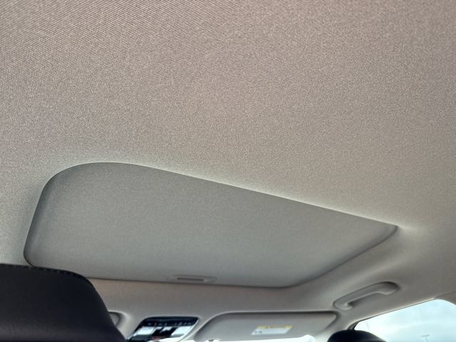 Used 2025 Hyundai Santa Fe Limited FWD image 17