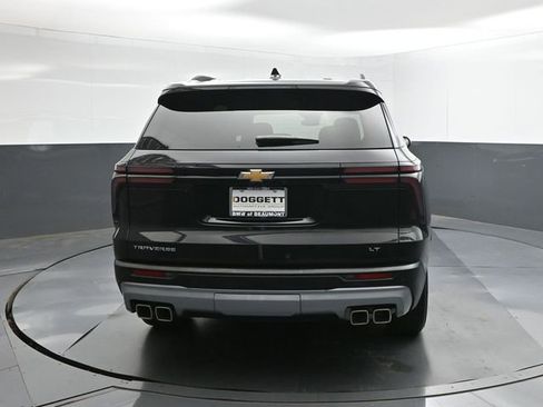 Used 2024 Chevrolet Traverse LT image 8