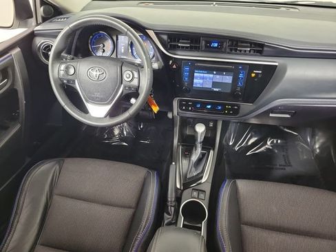 Used 2017 Toyota Corolla SE FWD image 15