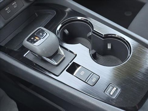 Used 2024 Nissan Rogue S image 15