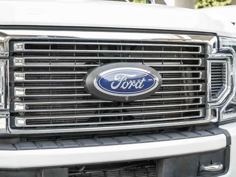 Used 2021 Ford F450 Platinum w/ FX4 Off-Road Package image 5