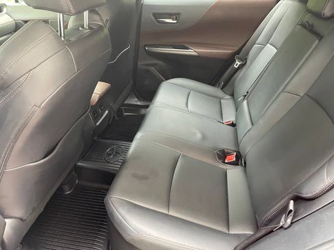 Used 2022 Toyota Venza XLE AWD/4WD image 16