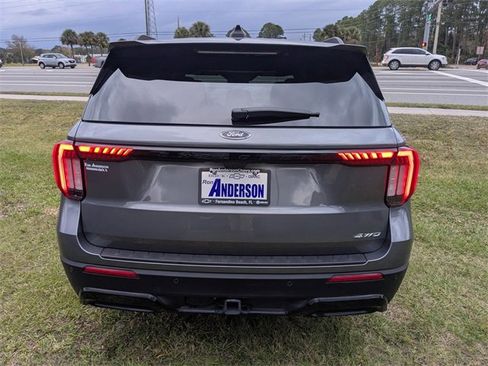 Used 2025 Ford Explorer ST-Line w/ ST-Line Street Pack image 5