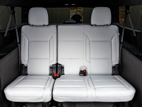 Used 2025 Chevrolet Suburban Premier w/ Sun And Tow Package image 32