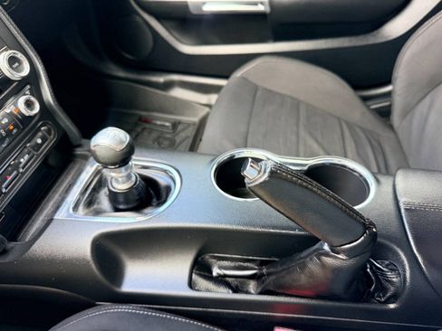 Used 2017 Ford Mustang GT RWD image 37