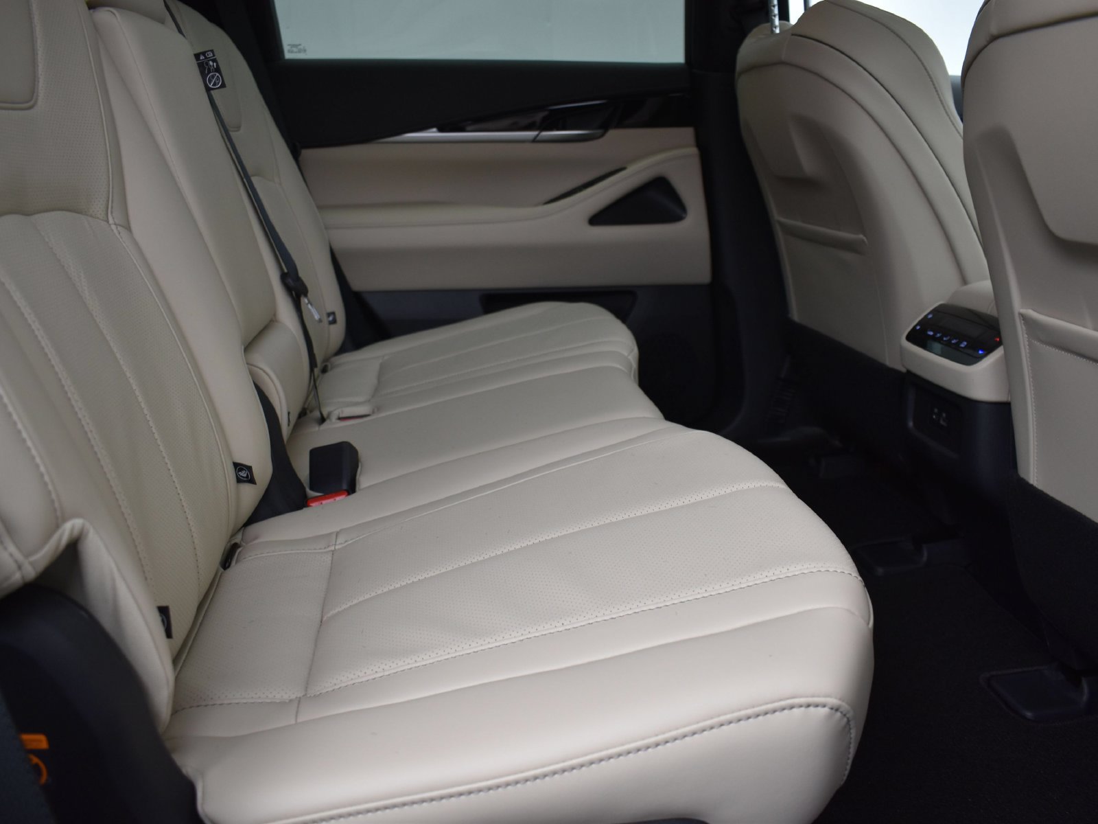 Certified 2025 INFINITI QX60 Pure FWD image 23