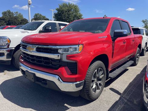 Used 2023 Chevrolet Silverado 1500 LT w/ Protection Package AWD/4WD image 2