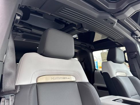 Used 2025 GMC Hummer EV 2X w/ Extreme Off-Road Package AWD/4WD image 18