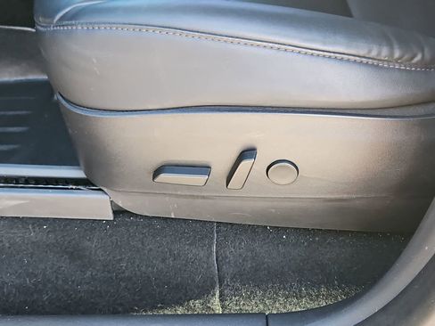 Used 2020 Tesla Model Y Long Range image 16