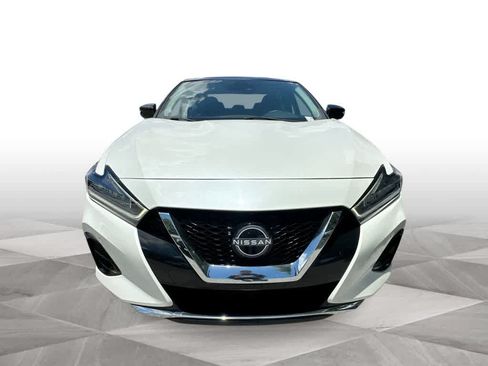 Used 2023 Nissan Maxima Platinum w/ Sport Mat Group FWD image 3